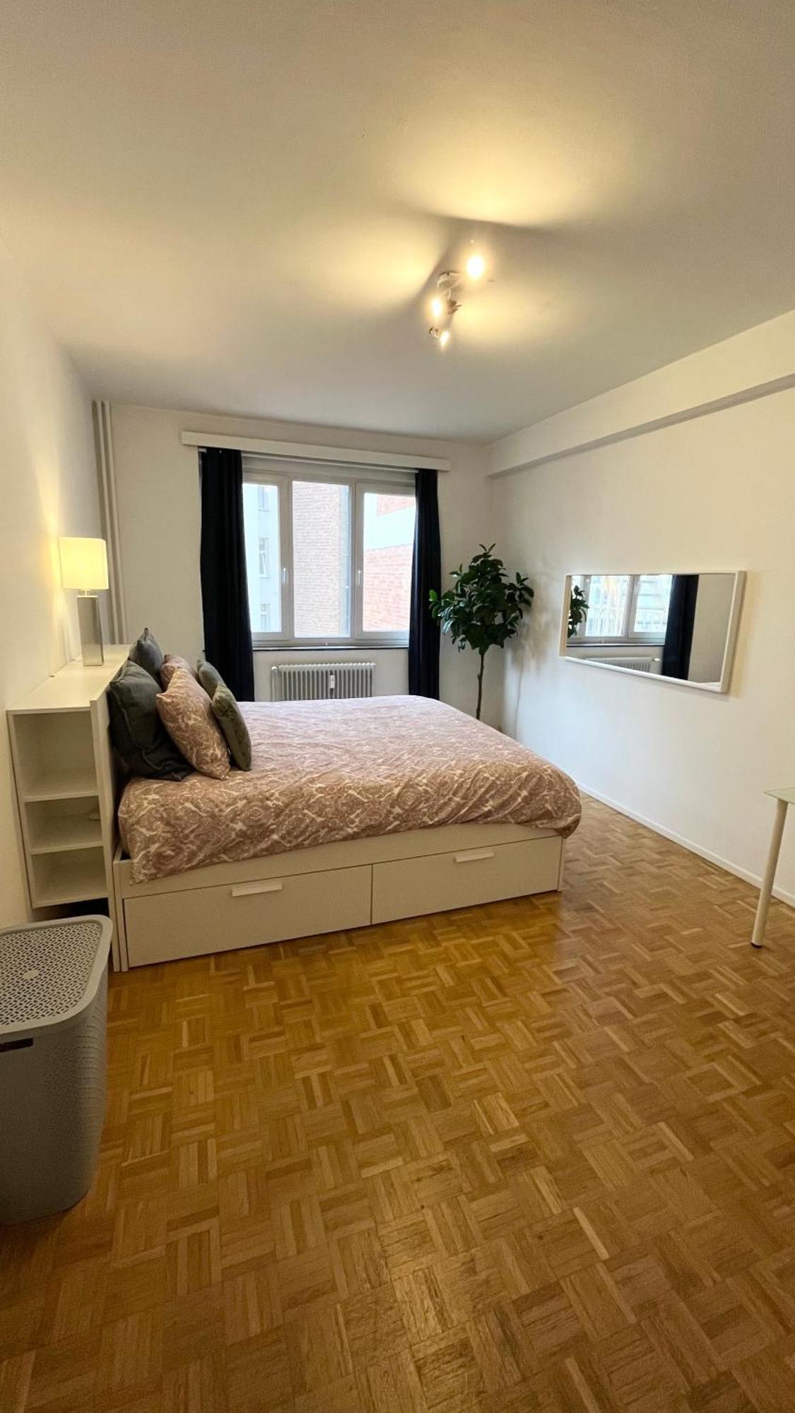 Cosy Two Bedroom Apartment In Брюксел Екстериор снимка
